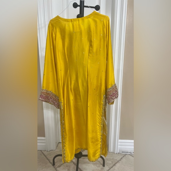 Yellow palazzo Designer: AGHA NOOR BRIDAL - Picture 2 of 4